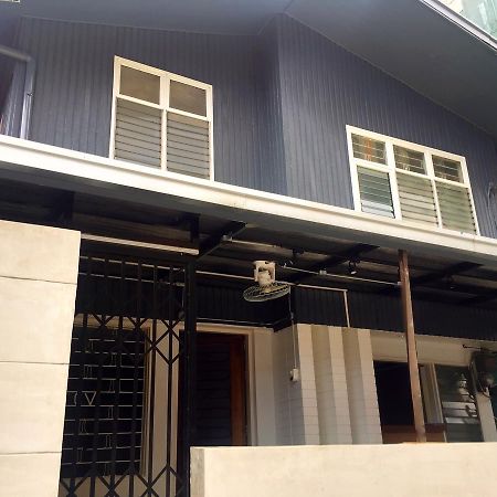 The Hub District Hostel And Dorm Makati City Zewnętrze zdjęcie