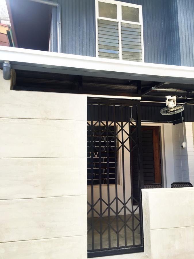The Hub District Hostel And Dorm Makati City Zewnętrze zdjęcie
